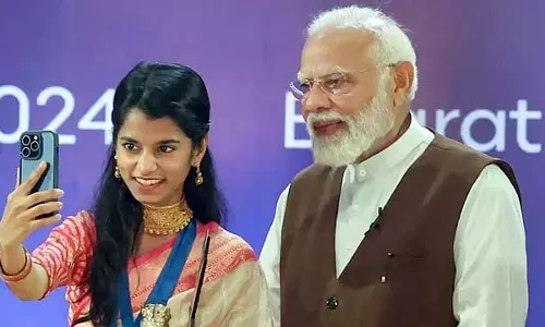 Bihar elections : लोक गायिका मैथिली ठाकुर भाजपा में शामिल हुई