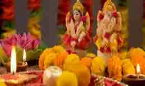 Diwali 2025 :दिवाली पर देवी लक्ष्मी की पूजा के लिए प्रदोष काल इतना खास क्यों है