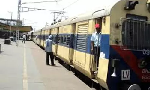 Korba: ट्रेनों में सीटों की कमी, यात्रियों को हो रही परेशानी