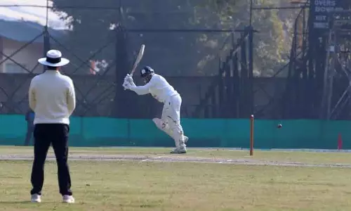 J&KCA और मुंबई के बीच रणजी ट्रॉफी के पहले मैच में शेर-ए-कश्मीर स्टेडियम में मुकाबला J&KCA और मुंबई के बीच रणजी ट्रॉफी के पहले मैच में शेर-ए-कश्मीर स्टेडियम में मुकाबला