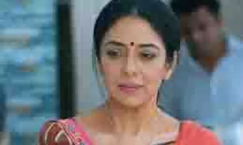 Anupama: एक कॉल बदल देगी अनु की जिंदगी, राही है खतरे में Anupama: एक कॉल बदल देगी अनु की जिंदगी, राही है खतरे में