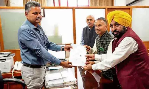Punjab: आप के राज्यसभा उम्मीदवार के पास 5,053 करोड़ रुपये की संपत्ति, कोई कार नहीं Punjab: आप के राज्यसभा उम्मीदवार के पास 5,053 करोड़ रुपये की संपत्ति, कोई कार नहीं