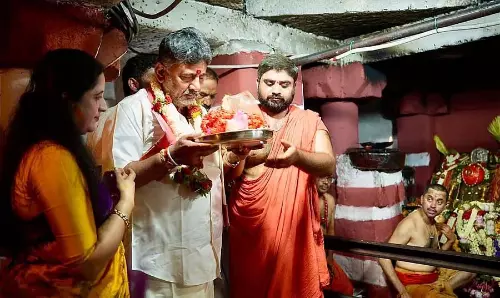 DCM ने हसनअम्बा देवी का दौरा किया: अनुशासित सिस्टम की तारीफ की DCM ने हसनअम्बा देवी का दौरा किया: अनुशासित सिस्टम की तारीफ की