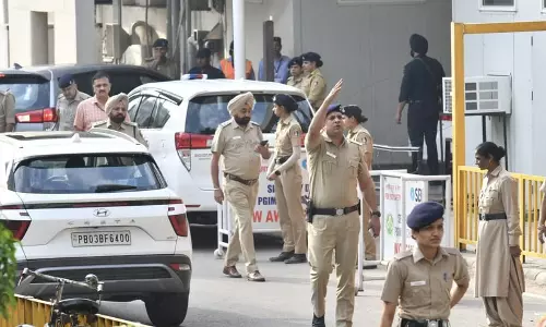 IPS अधिकारी वाई पूरन कुमार की मौत पीजीआई में पोस्टमार्टम शुरू IPS अधिकारी वाई पूरन कुमार की मौत पीजीआई में पोस्टमार्टम शुरू
