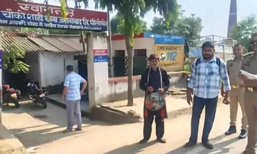 Bareilly: पुलिस ने आरोपी आसिफ को पीलीभीत सीमा पर छोड़कर जिला बदर किया