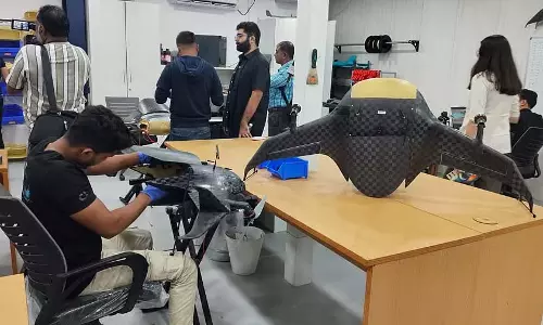 Karnataka : ड्रोन का इस्तेमाल खून और दवाई लाने-ले जाने के लिए भी किया गया है Karnataka : ड्रोन का इस्तेमाल खून और दवाई लाने-ले जाने के लिए भी किया गया है