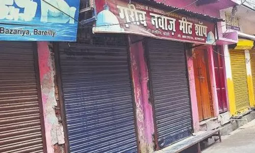 Bareilly: आयकर टीम ने रहबर फूड इंडस्ट्री के दस्तावेजों की समीक्षा जारी रखी
