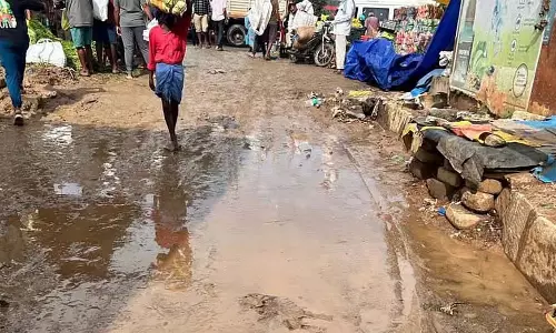 Anekal : चंदपुरा संथे माला का कीचड़ भरा मैदान Anekal : चंदपुरा संथे माला का कीचड़ भरा मैदान