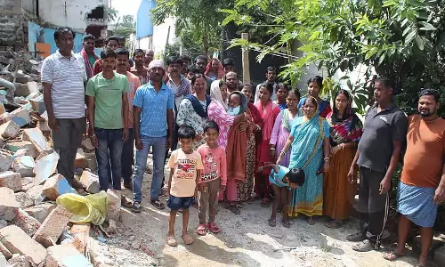 राजकालुवे अतिक्रमण: मज़दूर सड़कों पर राजकालुवे अतिक्रमण: मज़दूर सड़कों पर