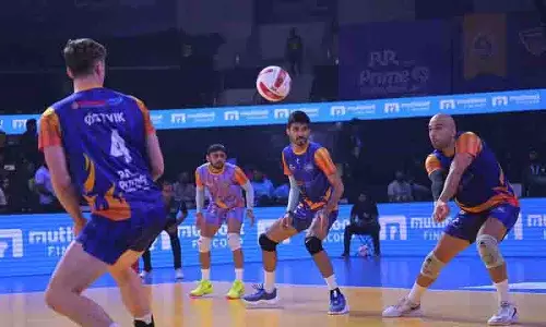 Mumbai मेटियर्स ने कोच्चि ब्लू स्पाइकर्स को पांच सेटों में रोमांचक जीत दिलाई