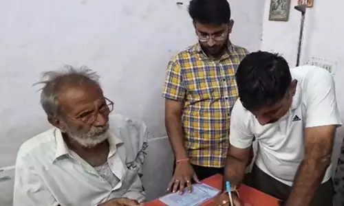 बस हादसा: शवों की पहचान के लिए डीएनए टेस्ट, मृतकों के परिजन पहुंचे अस्पताल