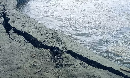 Farrukhabad: शमशाबाद में गंगा नदी का बढ़ता कटान, ग्रामीण परेशान