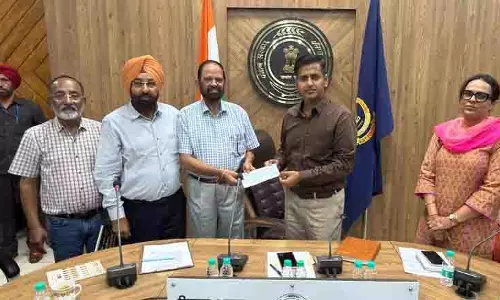 सुरजीत हॉकी सोसाइटी ने Punjab बाढ़ राहत कोष में 5 लाख रुपये दान किए