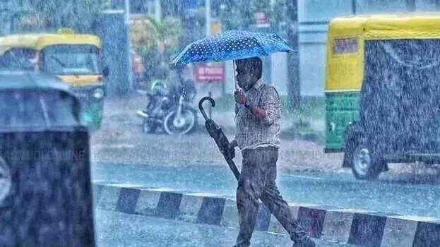 kerala में भारी बारिश की संभावना, छह जिलों के लिए येलो अलर्ट kerala में भारी बारिश की संभावना, छह जिलों के लिए येलो अलर्ट
