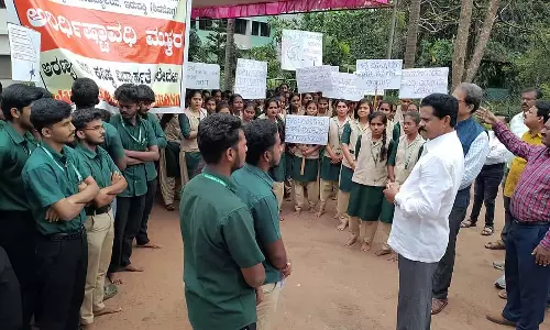 सेशन में चर्चा: भीमन्ना ने फॉरेस्ट्री डिग्री स्टूडेंट्स से वादा किया सेशन में चर्चा: भीमन्ना ने फॉरेस्ट्री डिग्री स्टूडेंट्स से वादा किया