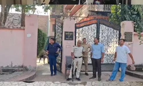 Gwalior: लोकायुक्त ने रिटायर्ड आबकारी अधिकारी के ठिकानों पर मारा छापा Gwalior: लोकायुक्त ने रिटायर्ड आबकारी अधिकारी के ठिकानों पर मारा छापा