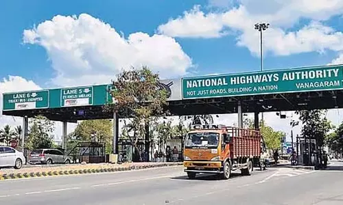 Delhi : नेशनल टोल बूथ पर गंदे टॉयलेट की जानकारी देने पर 1,000 रुपये का इनाम Delhi : नेशनल टोल बूथ पर गंदे टॉयलेट की जानकारी देने पर 1,000 रुपये का इनाम
