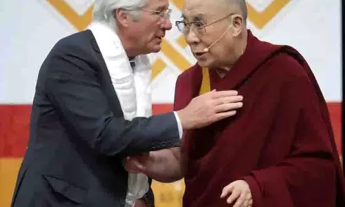 रिचर्ड गेरे ने नई डॉक्यूमेंट्री में Dalai Lama की करुणा की विरासत पर प्रकाश डाला रिचर्ड गेरे ने नई डॉक्यूमेंट्री में Dalai Lama की करुणा की विरासत पर प्रकाश डाला