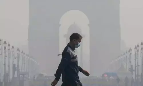 Delhi में 2-3 दिनों में हो सकती है कृत्रिम बारिश, शहर की हवा हुई जहरीली Delhi में 2-3 दिनों में हो सकती है कृत्रिम बारिश, शहर की हवा हुई जहरीली