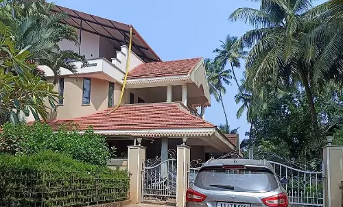 Kumta : लोकायुक्त ने व्यवसायी शैलेश नाइक के घर की जांच की