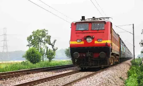 Ludhiana: चलती ट्रेन से गिरने से व्यक्ति का एक पैर और एक हाथ कटा