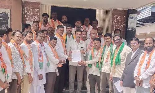 फसल नुकसान का मुआवजा दिलाने की मांग: तहसीलदार से अपील फसल नुकसान का मुआवजा दिलाने की मांग: तहसीलदार से अपील