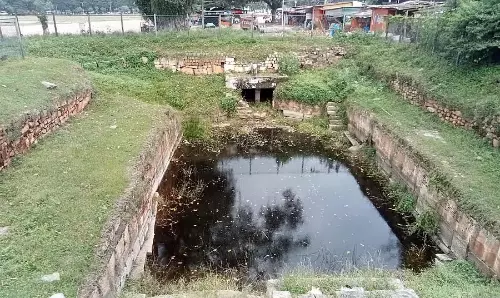 Srirangapatna : गजेंद्र मोक्ष तालाब एक गटर बन गया है