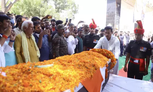 Jaipur: कर्नल राज्यवर्धन राठौड़ समेत हजारों लोगों ने दी श्रद्धांजलि