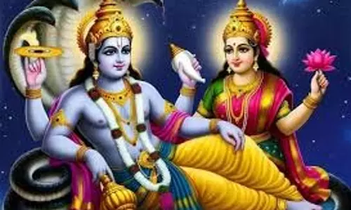 Kartik मास में करें ये आरती, मिलेगी विष्णु-लक्ष्मी जी की विशेष कृपा Kartik मास में करें ये आरती, मिलेगी विष्णु-लक्ष्मी जी की विशेष कृपा