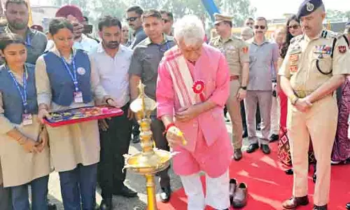 उपराज्यपाल ने J&K Police के दिवाली मेले का उद्घाटन किया उपराज्यपाल ने J&K Police के दिवाली मेले का उद्घाटन किया