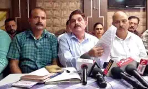 JAMMU: 25 अक्टूबर से पहले 8वीं कक्षा की परीक्षा आयोजित करने के सरकारी आदेश पर निजी स्कूलों में नाराजगी JAMMU: 25 अक्टूबर से पहले 8वीं कक्षा की परीक्षा आयोजित करने के सरकारी आदेश पर निजी स्कूलों में नाराजगी