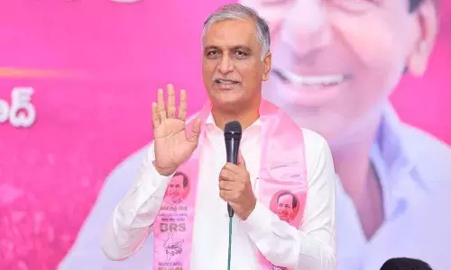 Harish Rao ने जुबली हिल्स में महिलाओं के लिए 55 हजार रुपये की मांग की, वोट मांगे