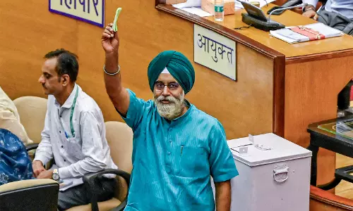 दिल्ली नगर निगम ने कर्मचारियों को समय से पहले बोनस देकर दिवाली का दिया तोहफा