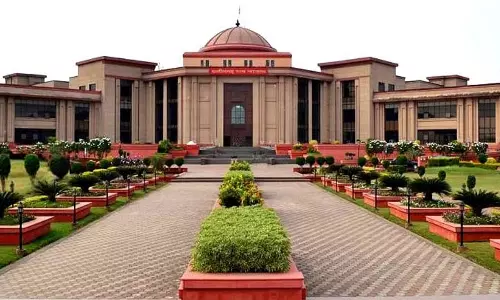 अंबेडकर अस्पताल विवाद: हाईकोर्ट ने 2 लाख रुपए मुआवजा और कड़ी कार्रवाई का दिए निर्देश अंबेडकर अस्पताल विवाद: हाईकोर्ट ने 2 लाख रुपए मुआवजा और कड़ी कार्रवाई का दिए निर्देश