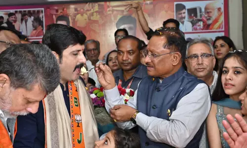 CM साय ने भाजपा प्रवक्ता अमित चिमनानी को दी जन्मदिन की बधाई CM साय ने भाजपा प्रवक्ता अमित चिमनानी को दी जन्मदिन की बधाई