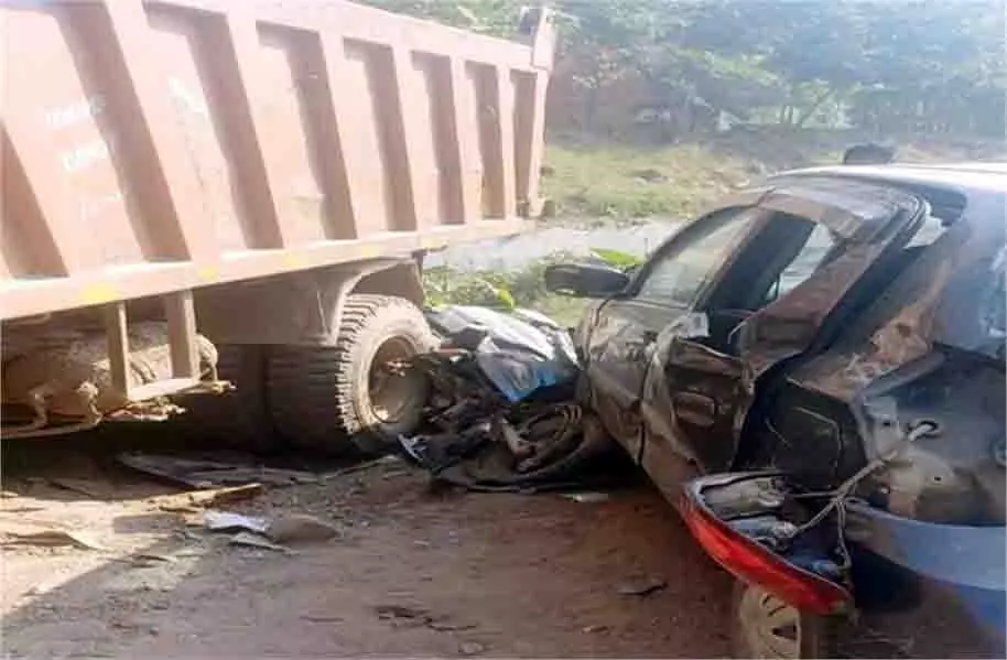 Himachal: तेज रफ्तार ट्रक ने 6 वाहनों को मारी टक्कर , 5 घायल Himachal: तेज रफ्तार ट्रक ने 6 वाहनों को मारी टक्कर , 5 घायल