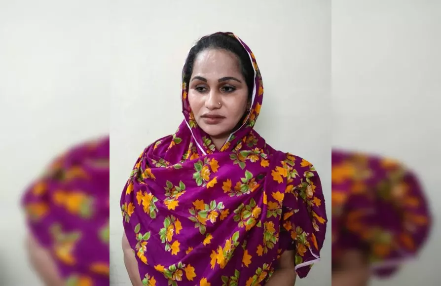 फर्जी दस्तावेजों पर रह रही बांग्लादेशी गुरु मां गिरफ्तार, कई मामले दर्ज फर्जी दस्तावेजों पर रह रही बांग्लादेशी गुरु मां गिरफ्तार, कई मामले दर्ज