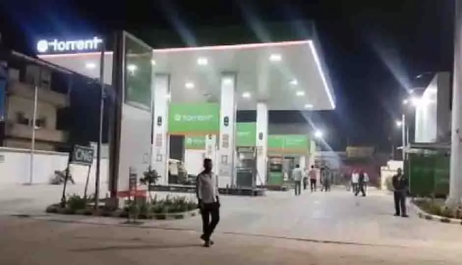 Jaipur: गैस लीकेज से मचा हड़कंप,घरों से बाहर निकले लोग Jaipur: गैस लीकेज से मचा हड़कंप,घरों से बाहर निकले लोग