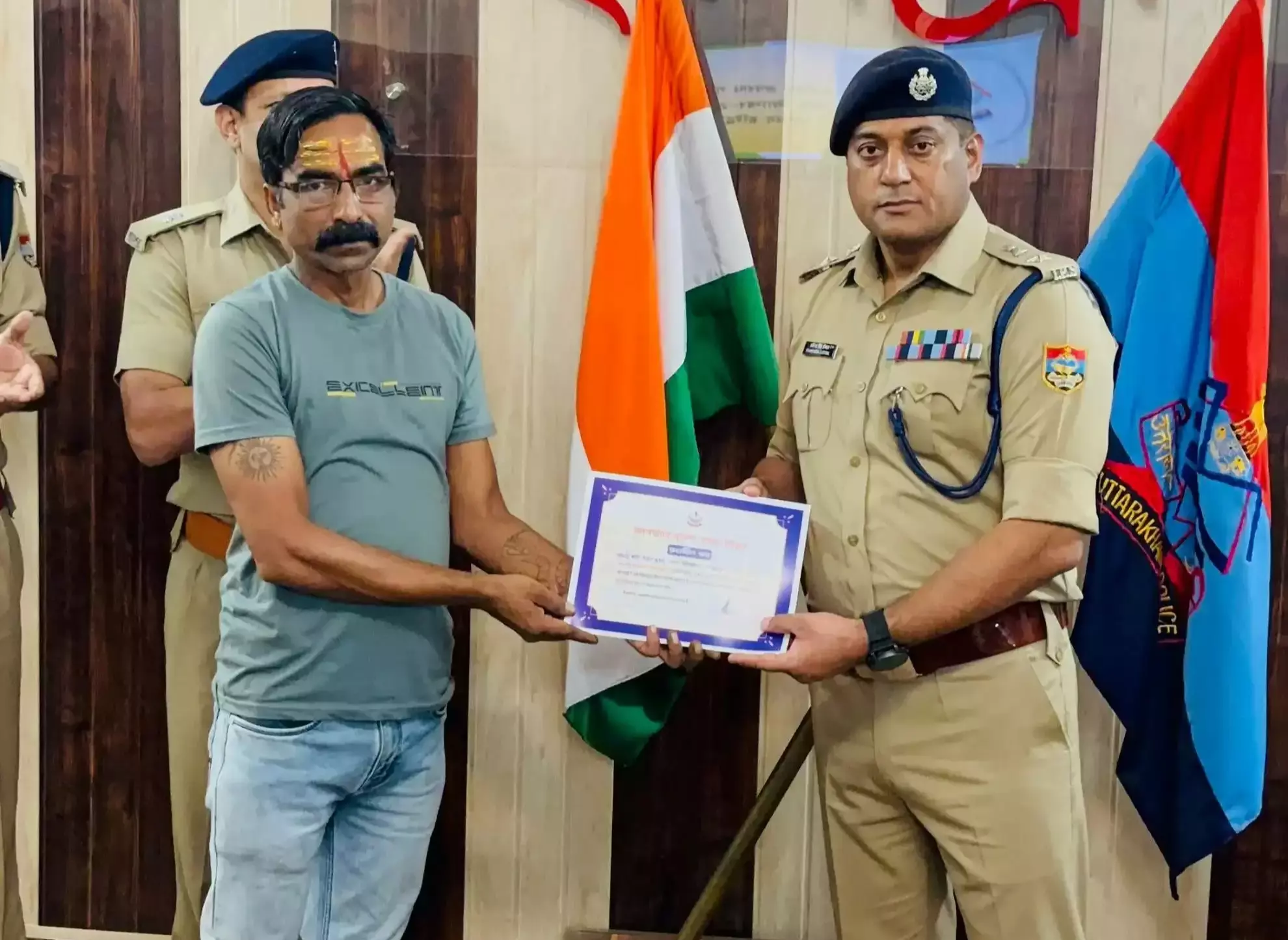 Haridwar: काबिल पुलिसकर्मियों को मिला ‘पर्सन ऑफ द मंथ’ अवॉर्ड Haridwar: काबिल पुलिसकर्मियों को मिला ‘पर्सन ऑफ द मंथ’ अवॉर्ड