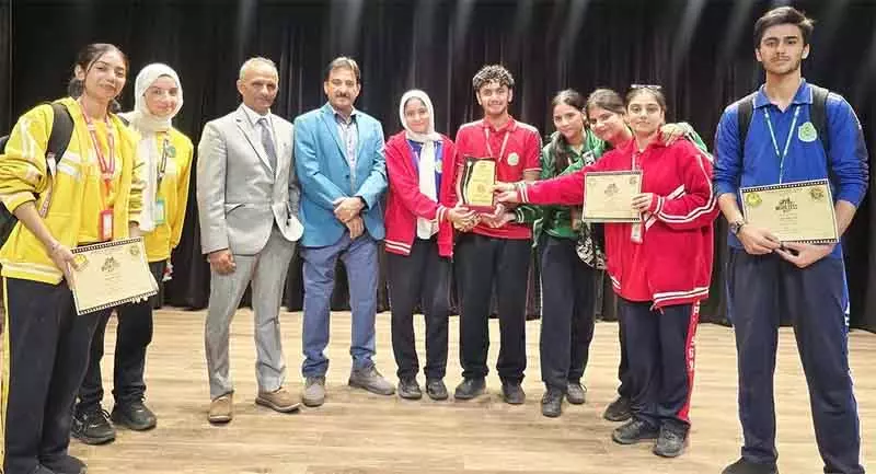 डीपीएस श्रीनगर ने मीडिया फेस्ट 2025 में प्रथम पुरस्कार जीतकर चमक बिखेरी डीपीएस श्रीनगर ने मीडिया फेस्ट 2025 में प्रथम पुरस्कार जीतकर चमक बिखेरी