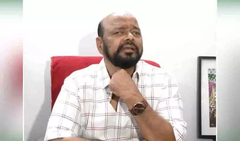 कोंडा मुरली ने कहा, रेवंत रेड्डी से उनका कोई झगड़ा नहीं, OSD प्रकरण में भूमिका से इनकार कोंडा मुरली ने कहा, रेवंत रेड्डी से उनका कोई झगड़ा नहीं, OSD प्रकरण में भूमिका से इनकार