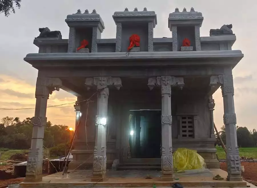 Srinivasapura : चौदेश्वरी मूर्ति, गणपति मूर्ति की स्थापना Srinivasapura : चौदेश्वरी मूर्ति, गणपति मूर्ति की स्थापना