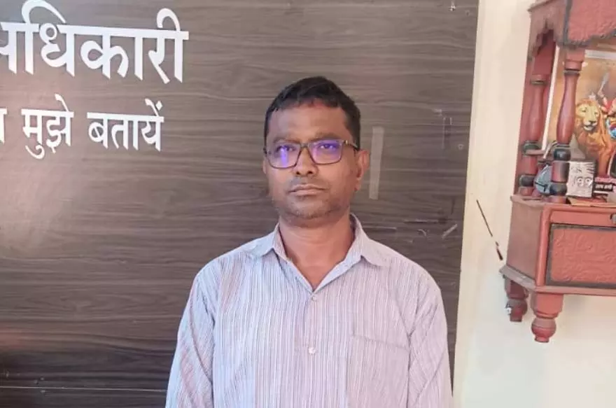व्यापारी ने महिला कर्मचारी का किया रेप, गिरफ्तार व्यापारी ने महिला कर्मचारी का किया रेप, गिरफ्तार