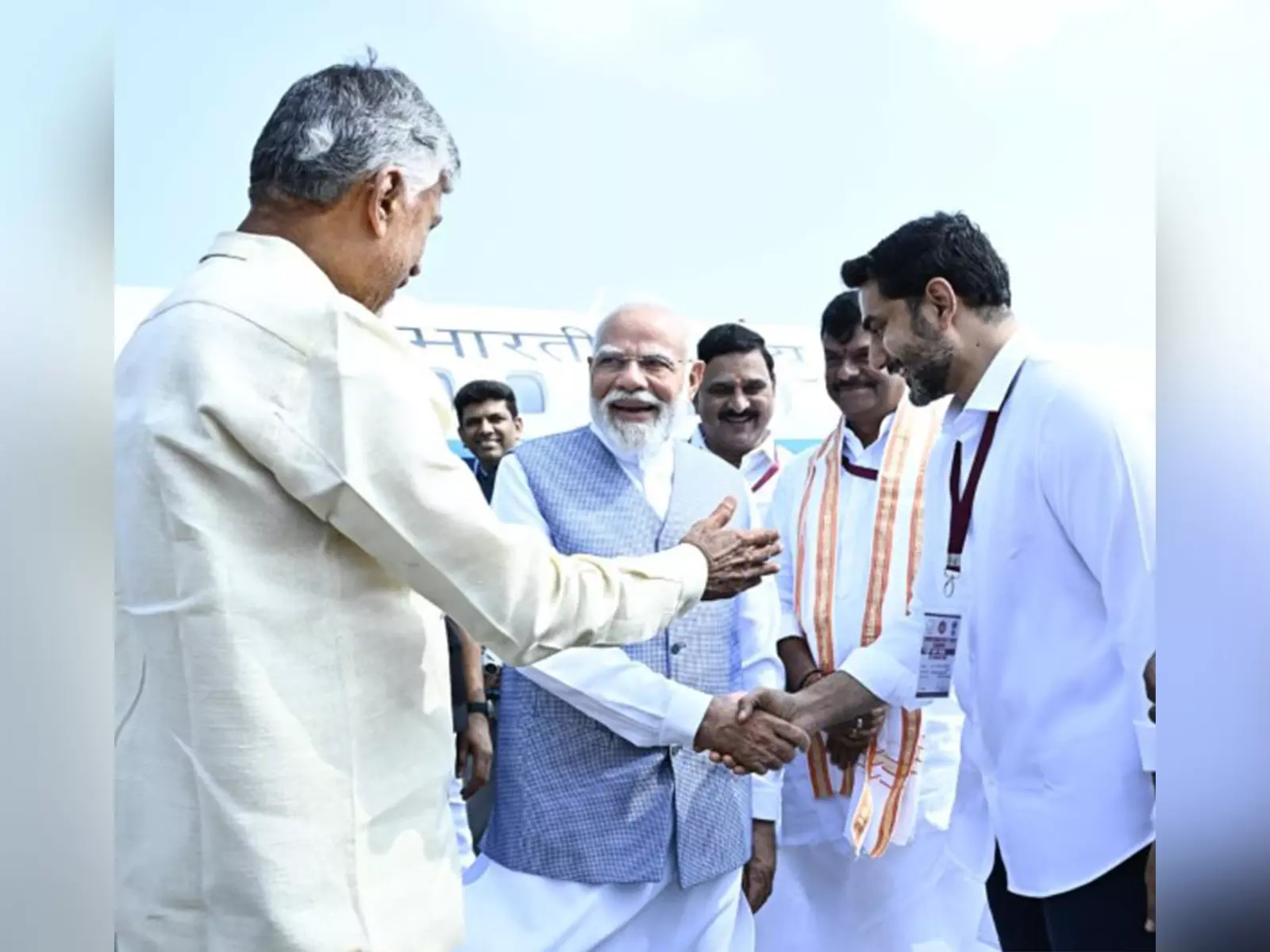 कुन्नूर में PM मोदी: आंध्र प्रदेश के मंत्री नारा लोकेश ने कहा, उनका स्वागत करना गौरवशाली कुन्नूर में PM मोदी: आंध्र प्रदेश के मंत्री नारा लोकेश ने कहा, उनका स्वागत करना गौरवशाली
