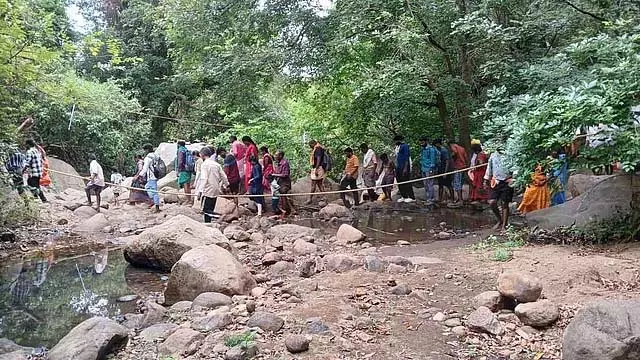 लगातार बारिश: तीर्थयात्रियों के चतुरगिरी में 21 अक्टूबर तक ट्रेकिंग पर बैन लगातार बारिश: तीर्थयात्रियों के चतुरगिरी में 21 अक्टूबर तक ट्रेकिंग पर बैन