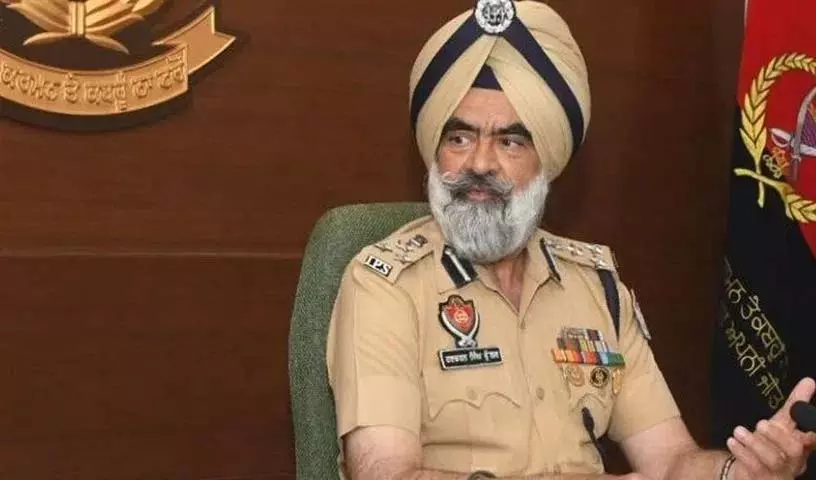 CBI ने भ्रष्टाचार के मामले में डीआईजी को गिरफ्तार किया CBI ने भ्रष्टाचार के मामले में डीआईजी को गिरफ्तार किया