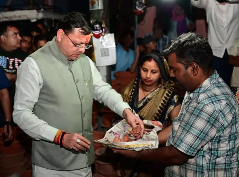 Dehradun: मुख्यमंत्री धामी का खटीमा दौरा, स्थानीय उद्योग को बढ़ावा Dehradun: मुख्यमंत्री धामी का खटीमा दौरा, स्थानीय उद्योग को बढ़ावा