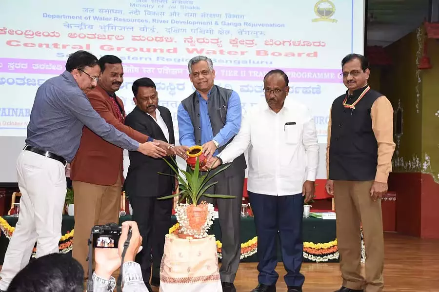 जल प्रबंधन के लिए नीति बनाना ज़रूरी है: Prof. S.V. Nadagouda जल प्रबंधन के लिए नीति बनाना ज़रूरी है: Prof. S.V. Nadagouda
