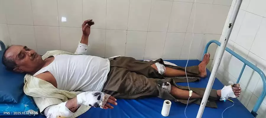 Kalgi : सर्वे करने जा रहे टीचर की कार फिसली, घायल हो गए Kalgi : सर्वे करने जा रहे टीचर की कार फिसली, घायल हो गए