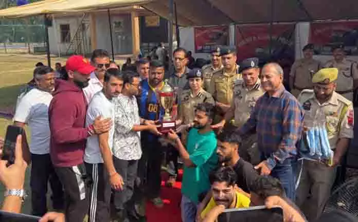 UDHAMPUR: एजुकेशन क्लब ने क्रिकेट टूर्नामेंट जीता UDHAMPUR: एजुकेशन क्लब ने क्रिकेट टूर्नामेंट जीता